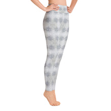 Load image into Gallery viewer, Crystalline Heart Leggings
